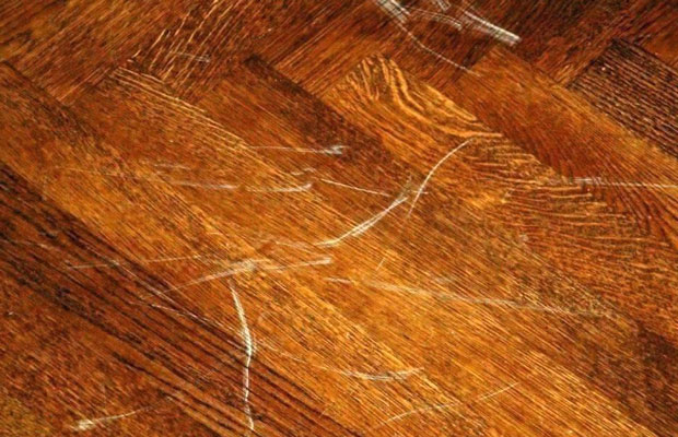 10 cách loại bỏ và làm kín vết trầy xước trên bàn ghế gỗ