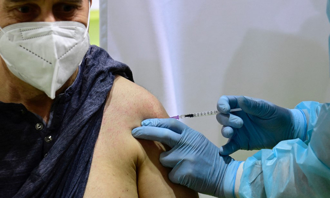 Sai lầm khi hoãn tiêm vaccine AstraZeneca tại châu Âu
