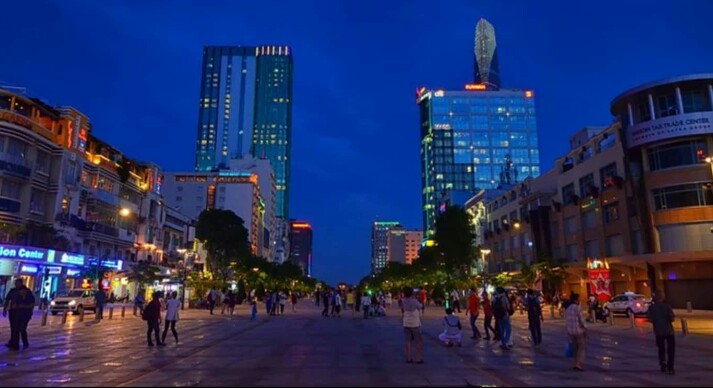 phố đi bộ Nguyễn Huệ về đêm